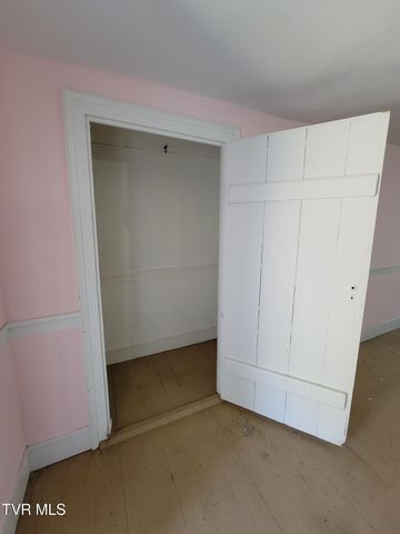 825 Sandy Valley Road, Rogersville, TN 37857