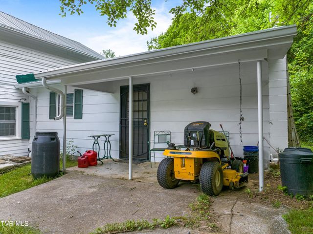 825 Sandy Valley Road, Rogersville, TN 37857