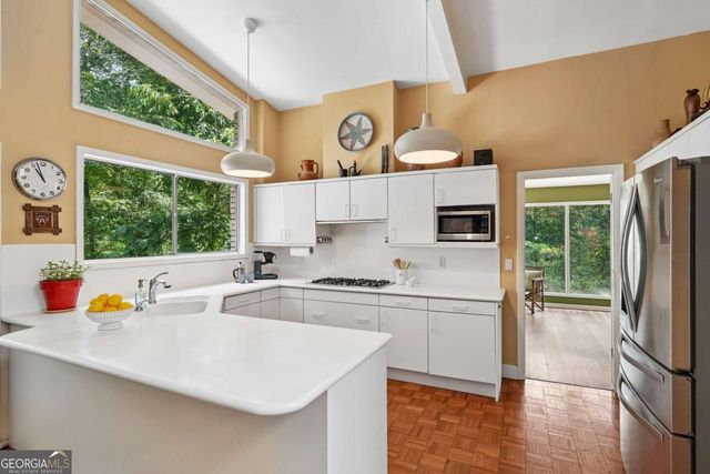 2018 Glacier Drive, Stone Mountain, GA 30087