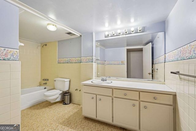 2018 Glacier Drive, Stone Mountain, GA 30087