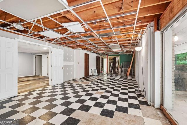 2018 Glacier Drive, Stone Mountain, GA 30087