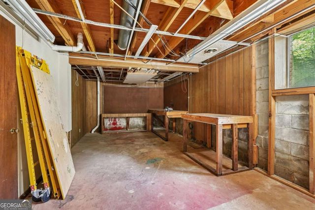 2018 Glacier Drive, Stone Mountain, GA 30087