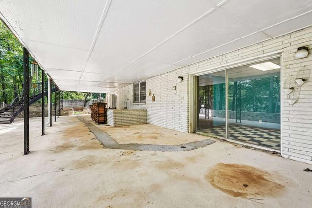 2018 Glacier Drive, Stone Mountain, GA 30087
