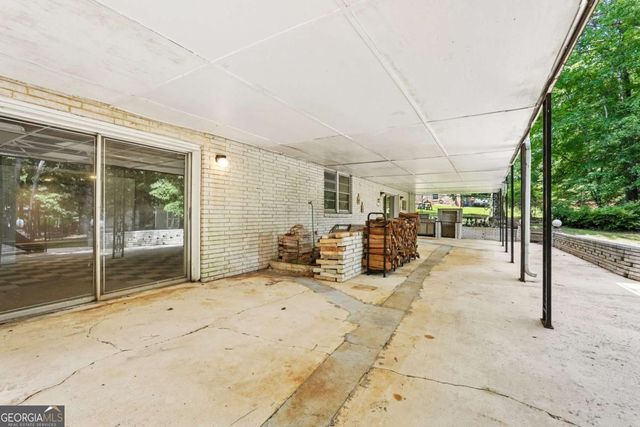 2018 Glacier Drive, Stone Mountain, GA 30087