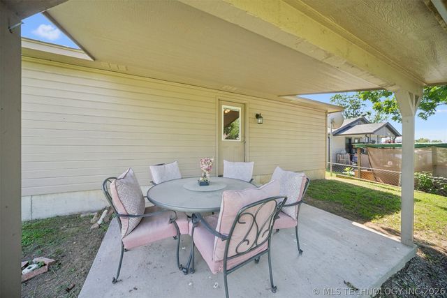 535 S Chickasaw Avenue, Claremore, OK 74017