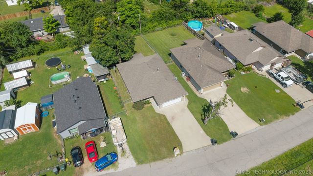535 S Chickasaw Avenue, Claremore, OK 74017