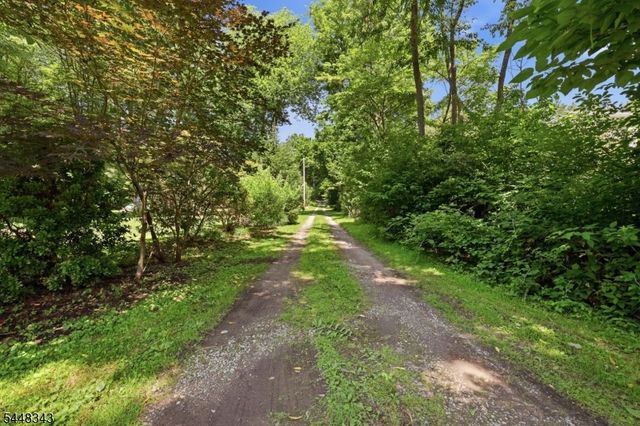 21 Duynecrest Rd, Montville Twp., NJ 07082