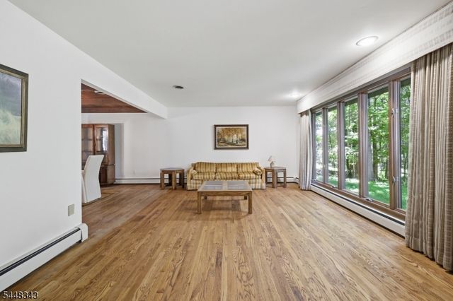 21 Duynecrest Rd, Montville Twp., NJ 07082