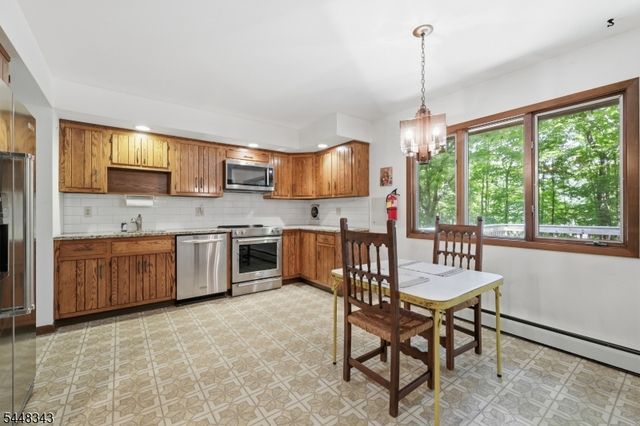 21 Duynecrest Rd, Montville Twp., NJ 07082