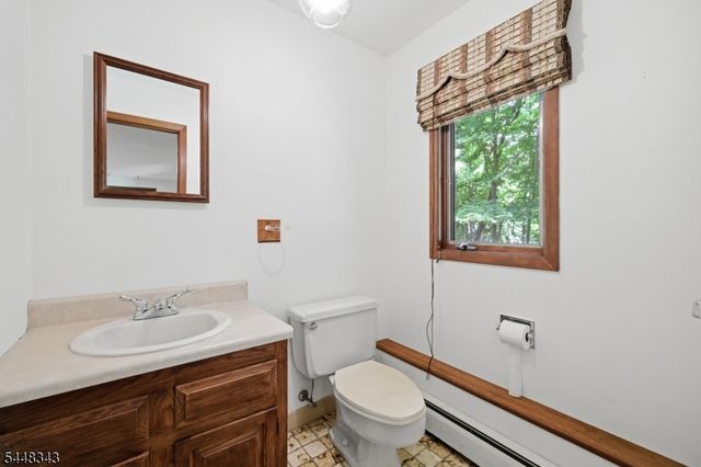 21 Duynecrest Rd, Montville Twp., NJ 07082