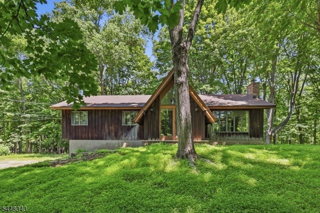 21 Duynecrest Rd, Montville Twp., NJ 07082