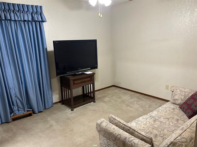 901 W Park Lane, Kingfisher, OK 73750