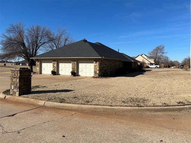 901 W Park Lane, Kingfisher, OK 73750