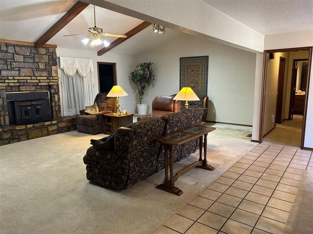 901 W Park Lane, Kingfisher, OK 73750