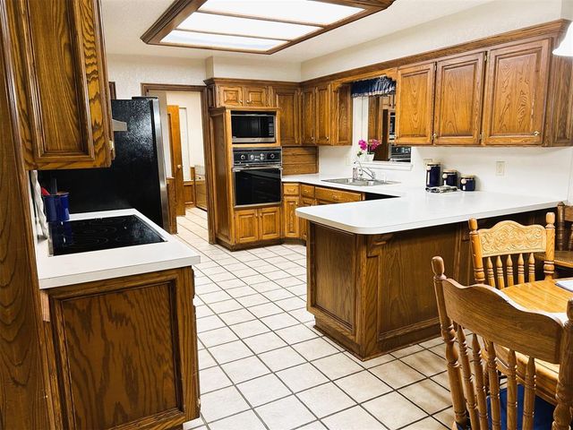 901 W Park Lane, Kingfisher, OK 73750