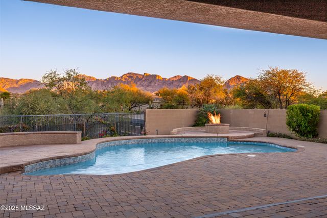 11880 N Thornbush Drive, Oro Valley, AZ 85737
