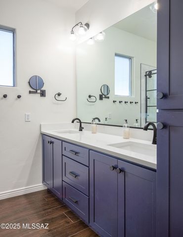 11880 N Thornbush Drive, Oro Valley, AZ 85737