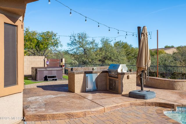 11880 N Thornbush Drive, Oro Valley, AZ 85737