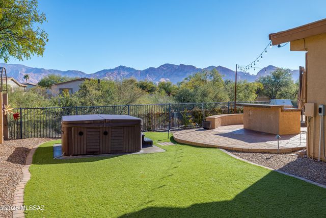 11880 N Thornbush Drive, Oro Valley, AZ 85737