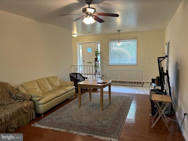 2735 S GROVE ST, Arlington, VA 22202