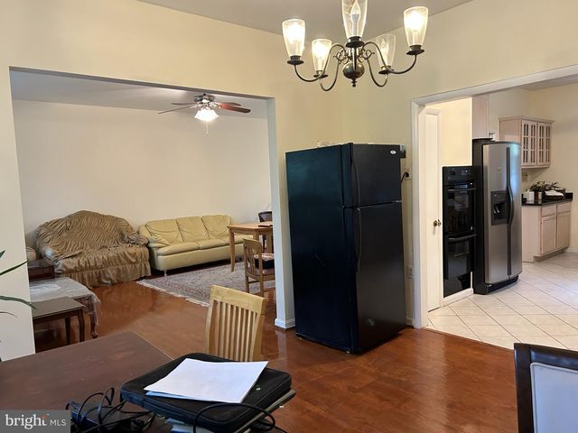 2735 S GROVE ST, Arlington, VA 22202