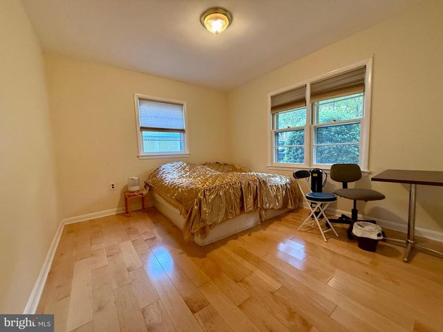 2735 S GROVE ST, Arlington, VA 22202