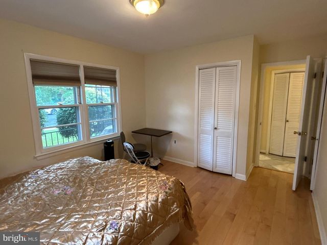 2735 S GROVE ST, Arlington, VA 22202