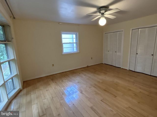 2735 S GROVE ST, Arlington, VA 22202