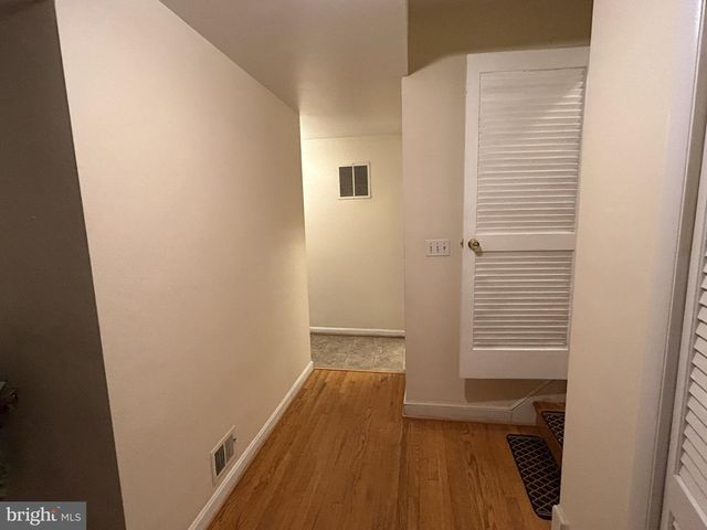 2735 S GROVE ST, Arlington, VA 22202