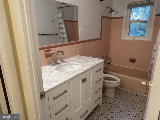 2735 S GROVE ST, Arlington, VA 22202