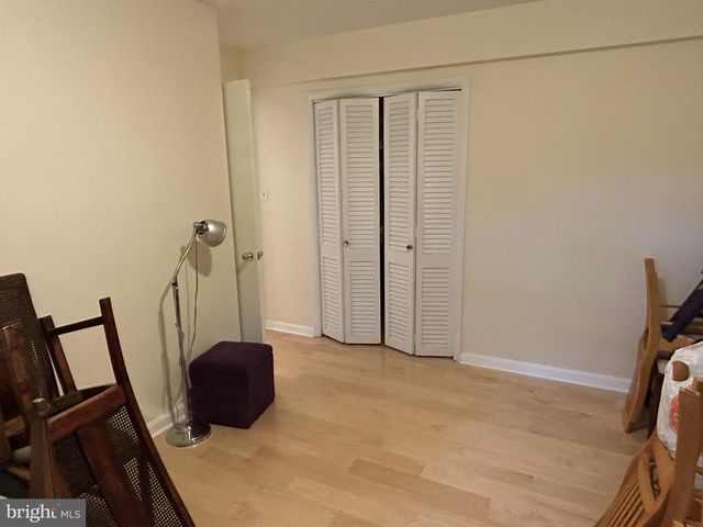 2735 S GROVE ST, Arlington, VA 22202