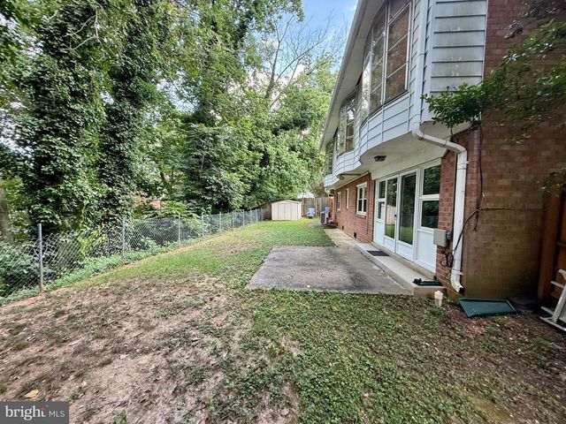 2735 S GROVE ST, Arlington, VA 22202