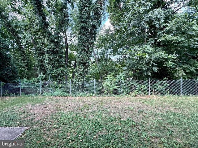 2735 S GROVE ST, Arlington, VA 22202