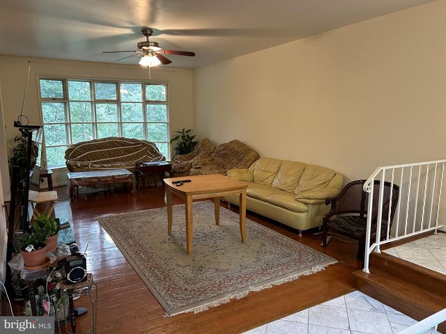 2735 S GROVE ST, Arlington, VA 22202