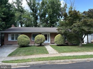 2735 S GROVE ST, Arlington, VA 22202