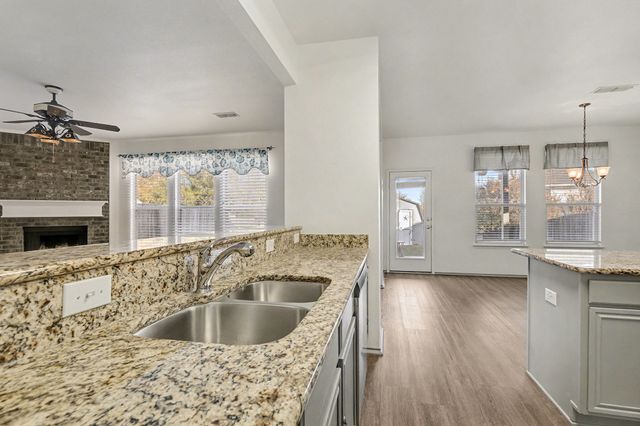 415 Hidden Ridge Drive, Burleson, TX 76028