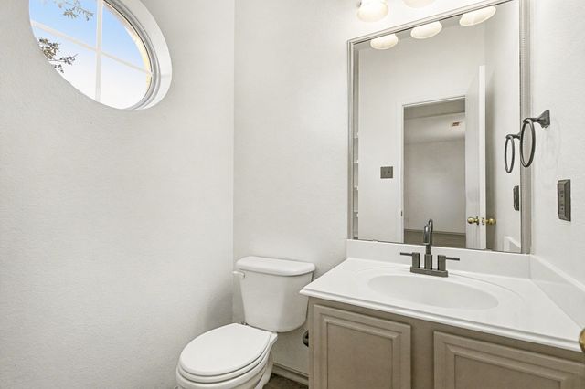 415 Hidden Ridge Drive, Burleson, TX 76028