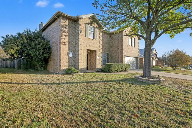 415 Hidden Ridge Drive, Burleson, TX 76028