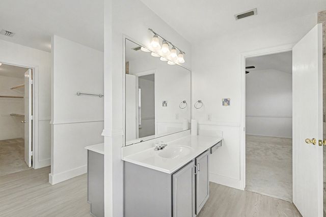 415 Hidden Ridge Drive, Burleson, TX 76028