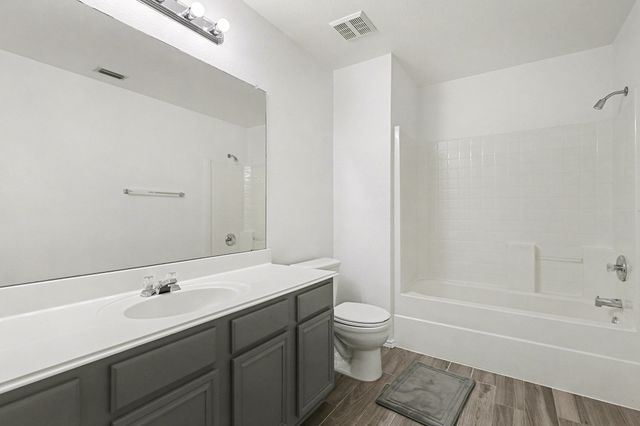 415 Hidden Ridge Drive, Burleson, TX 76028