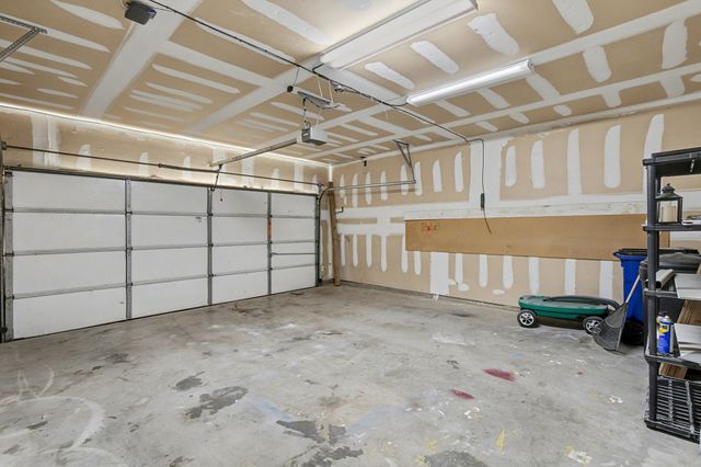 415 Hidden Ridge Drive, Burleson, TX 76028