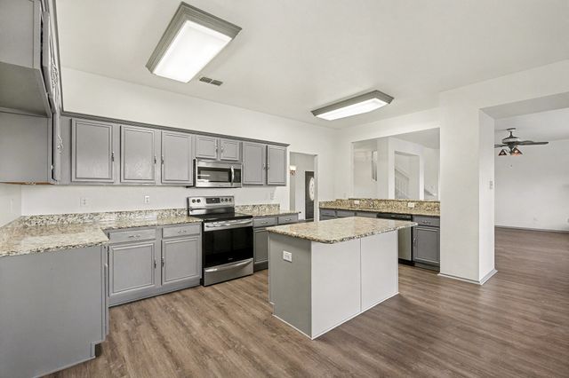 415 Hidden Ridge Drive, Burleson, TX 76028