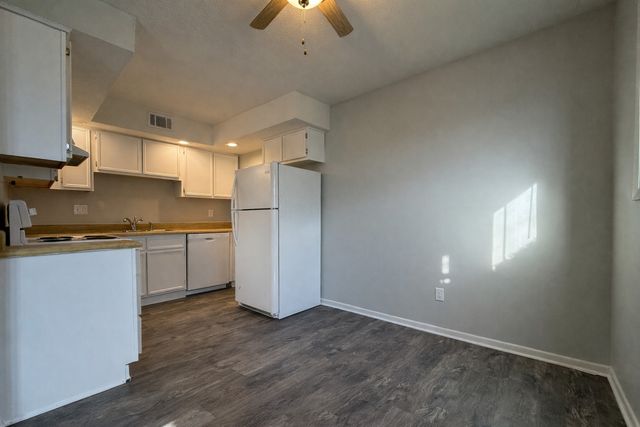 2501 E 50th Street 1, Davenport, IA 52807