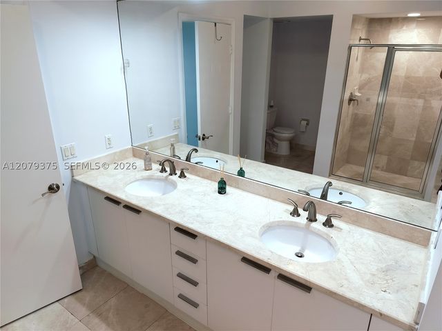 14951 Royal Oaks Ln 1006, North Miami, FL 33181
