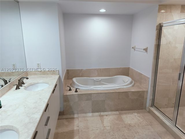 14951 Royal Oaks Ln 1006, North Miami, FL 33181