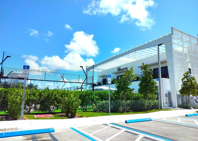 14951 Royal Oaks Ln 1006, North Miami, FL 33181