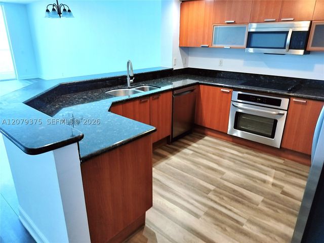 14951 Royal Oaks Ln 1006, North Miami, FL 33181