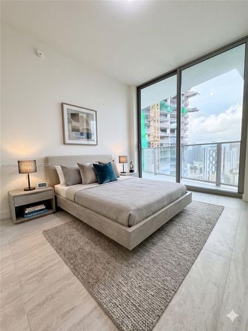 77 SE 5th St 4002, Miami, FL 33131