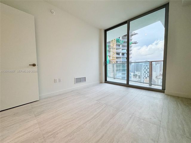 77 SE 5th St 4002, Miami, FL 33131