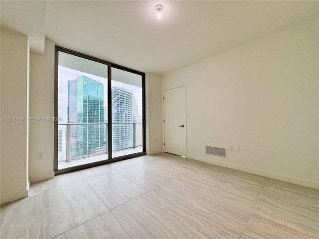 77 SE 5th St 4002, Miami, FL 33131